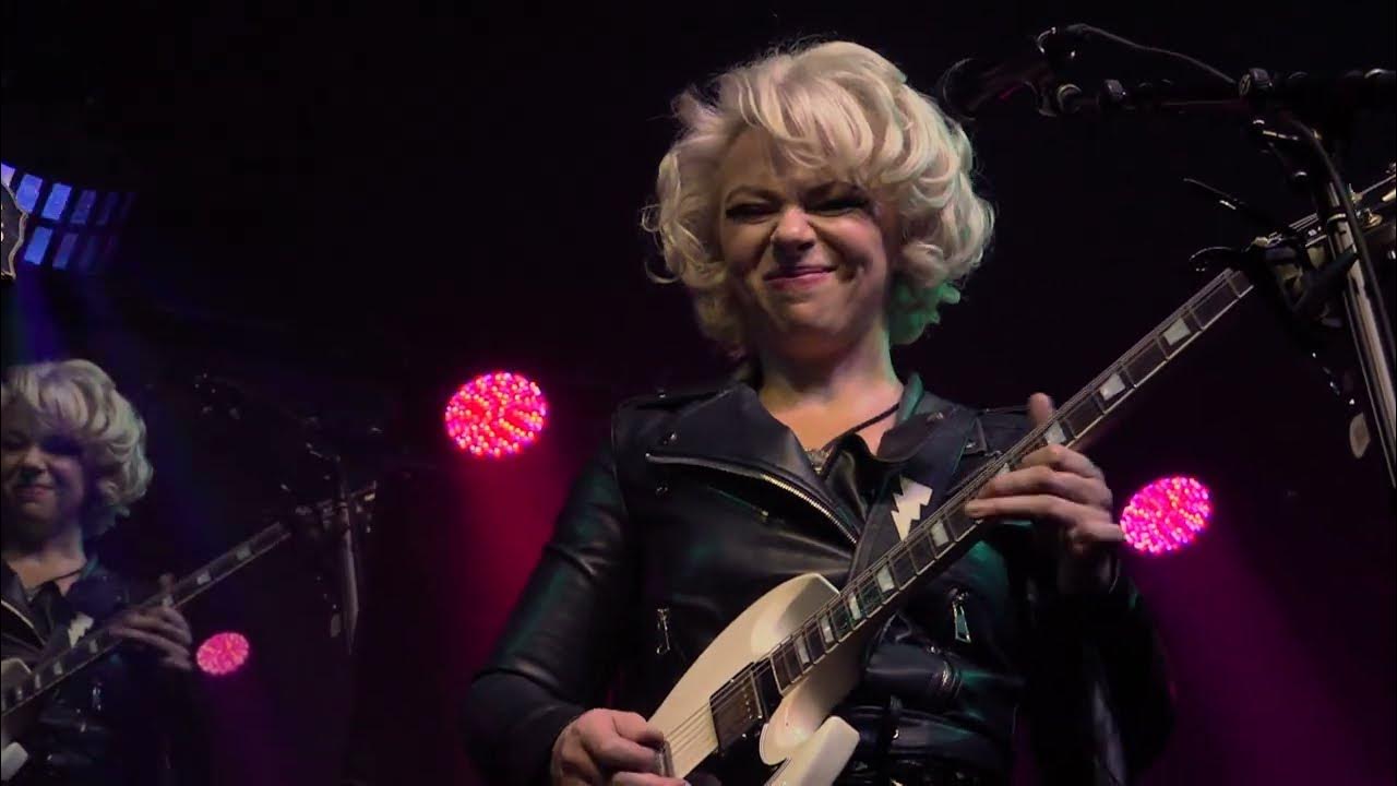 Shake Your Hips/Whole Lotta Rosie - Samantha Fish & Jesse Dayton (LIVE! @ the Texas Music Cafe®) Shake Your Hips/Whole Lotta Rosie - Samantha Fish & Jesse Dayton (LIVE! @ the Texas Music Cafe®)