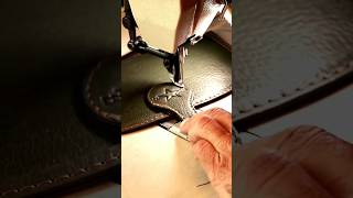 Desde el cuero a la funda de guitarra definitiva #CustomGuitarCase #LeatherWork #GuitarPlayer