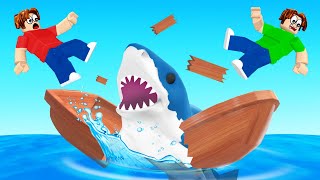 Surviving A SHARK ATTACK SIMULATOR! (Roblox) screenshot 4
