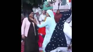 Sonu Nigam Ke Song Pe Desi Haryana Aunty Dance So Funny