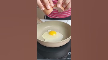 Thumbnail of menggoreng telur tanpa minyak😍#shorts