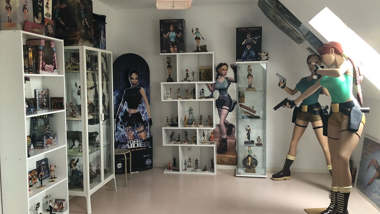 Laura vous présente sa collection de figurines et statues de Lara Croft !