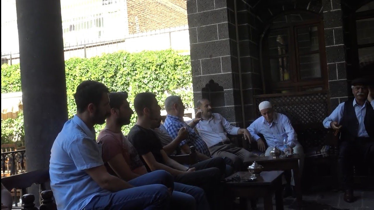 diyarbakır dengbej evinde dengbejlerden güzel bir parça ( mala dengbeja amedê ) diwana dengbêja