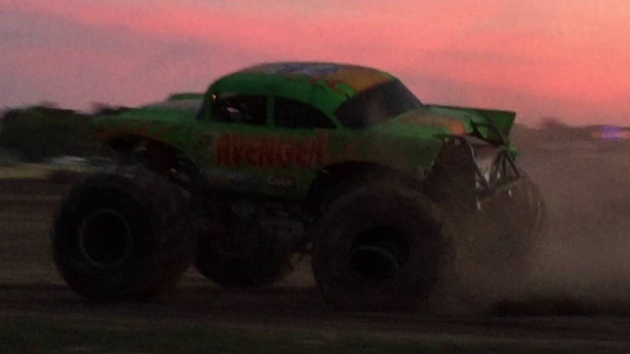 2016 Monster Truck Throwdown Avenger CHAMPION Mt. Pleasant, MI