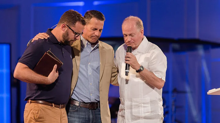Dr. Akin Prays Over Drs. Scott Pace & Jamie Dew