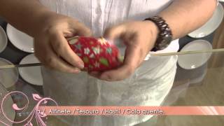 Saiba como fazer um lindo enfeite de porta de tecido!