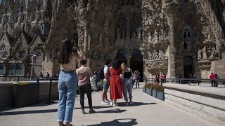 Készülnek a Sagrada Família toronymozaikjai