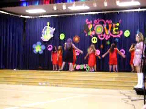 Me signing Proud Mary by Tina Turner at choir 60's show