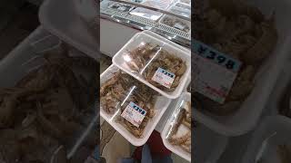 在包装袋里活虾 live shrimps in plastic packages