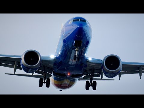 OVERHEAD ARRIVALS at Milwaukee Airport