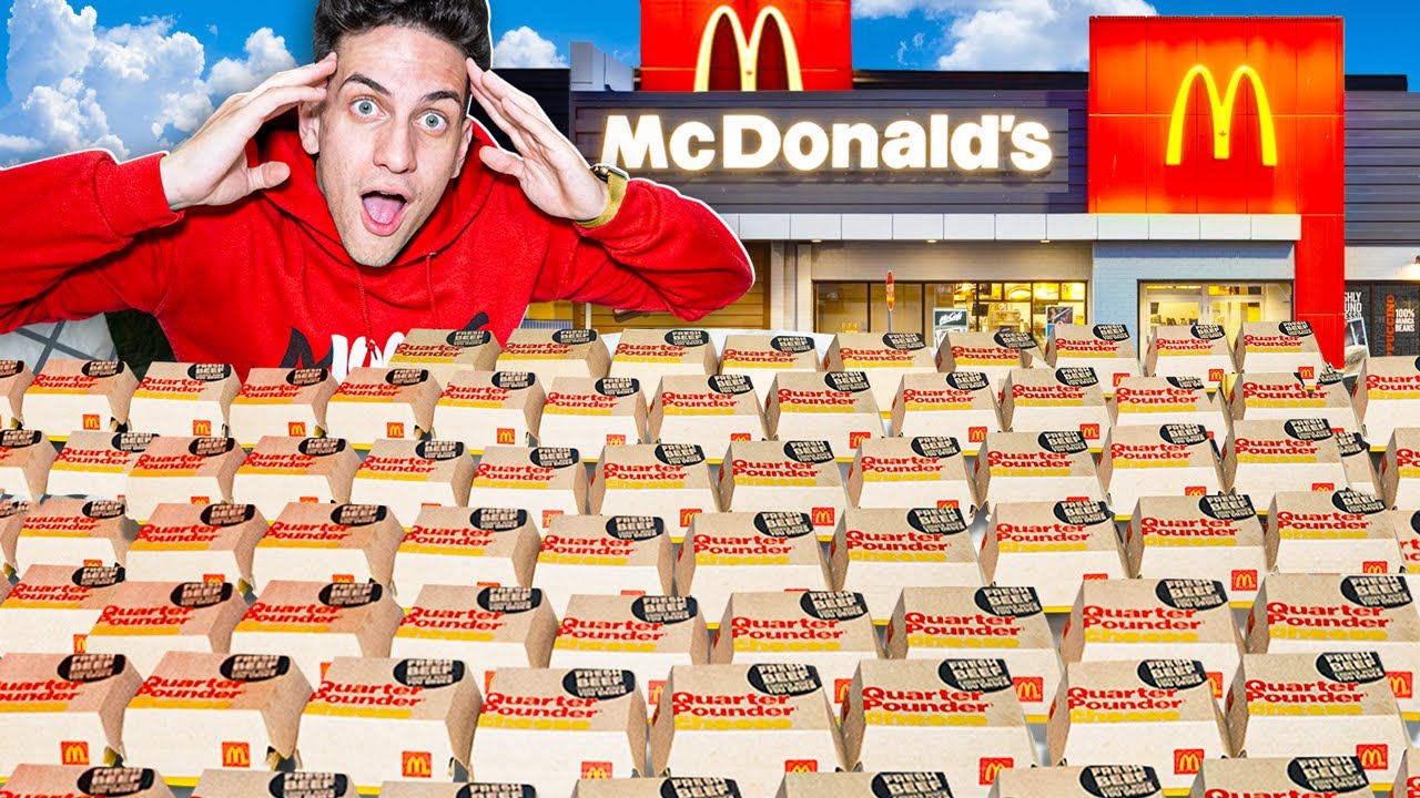 MOOSECRAFT ordered 100 Travis Scott McDonalds meals & gave it away 😂