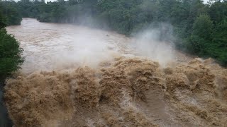 Menyeramkan Air meluap || Bendungan Cimacan meluap - Sindangsari Subang