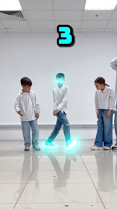 Шаффл Баттл 😎🔥 Who Best Dancer ? NEON MODE TUZELITY !! 😱