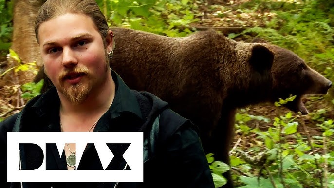 Noah Brown Defends His Family's Territory Against Bears | Alaskan Bush  People - YouTube
