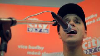 Video voorbeeld van "Milow - Against The Tide (World Radio Premiere) / CITY LIVE na radiu City, 10.12.2013"