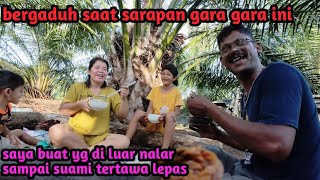 Melihat saya buat ini saat sarapan suami sampai tertawa lepas..Dari Pada Bergaduh terus 