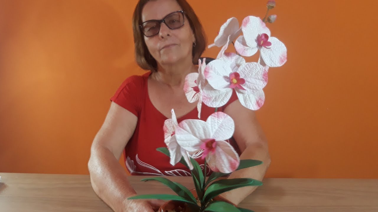 FAÇA ESSA LINDA ORQUÍDEA. SE VIRANDO COM O FRISADOR QUE VOCÊ JÁ  TEM