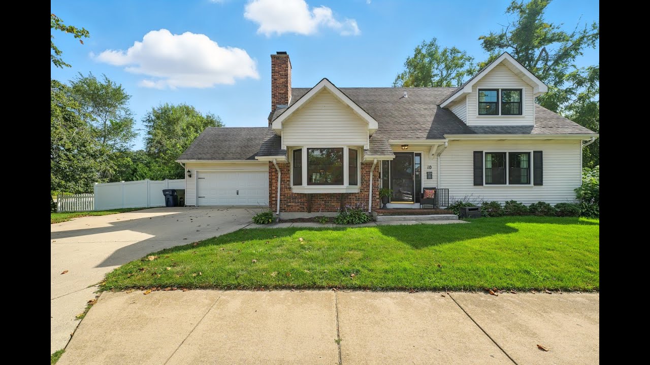 Elizabeth Gretz|10 W 12th Ave|Naperville, IL