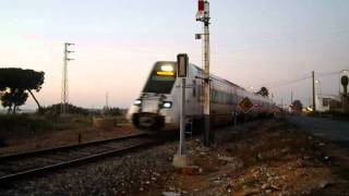Paso del tren por Gibraleón. 23 de Diciembre de 2011.