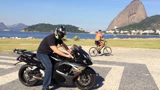 SUZUKI HAYABUSA GSX1300 CORTANDO GIRO