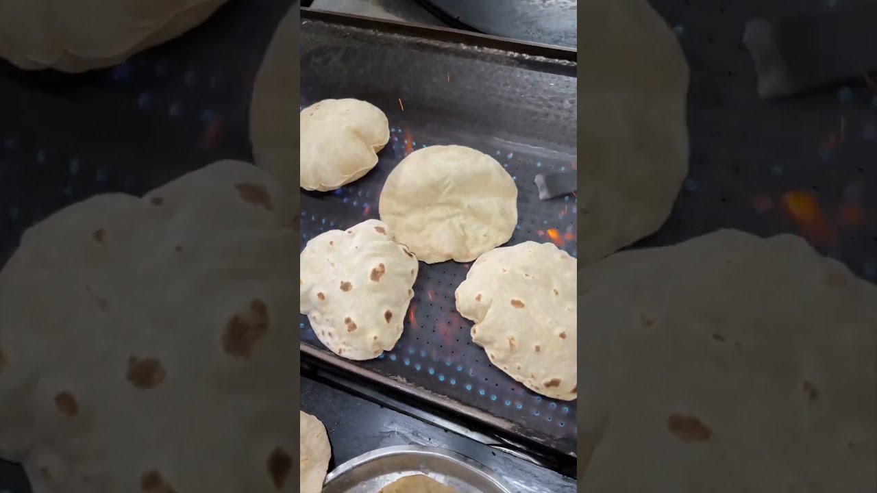 Soft Phulka Roti Making at Udipi Shri Krishna Boarding, Mumbai #shorts #indianstreetfood