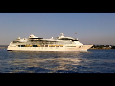 Jewel of the Seas cruise ship at Victoria camera iphone 8 plus apk