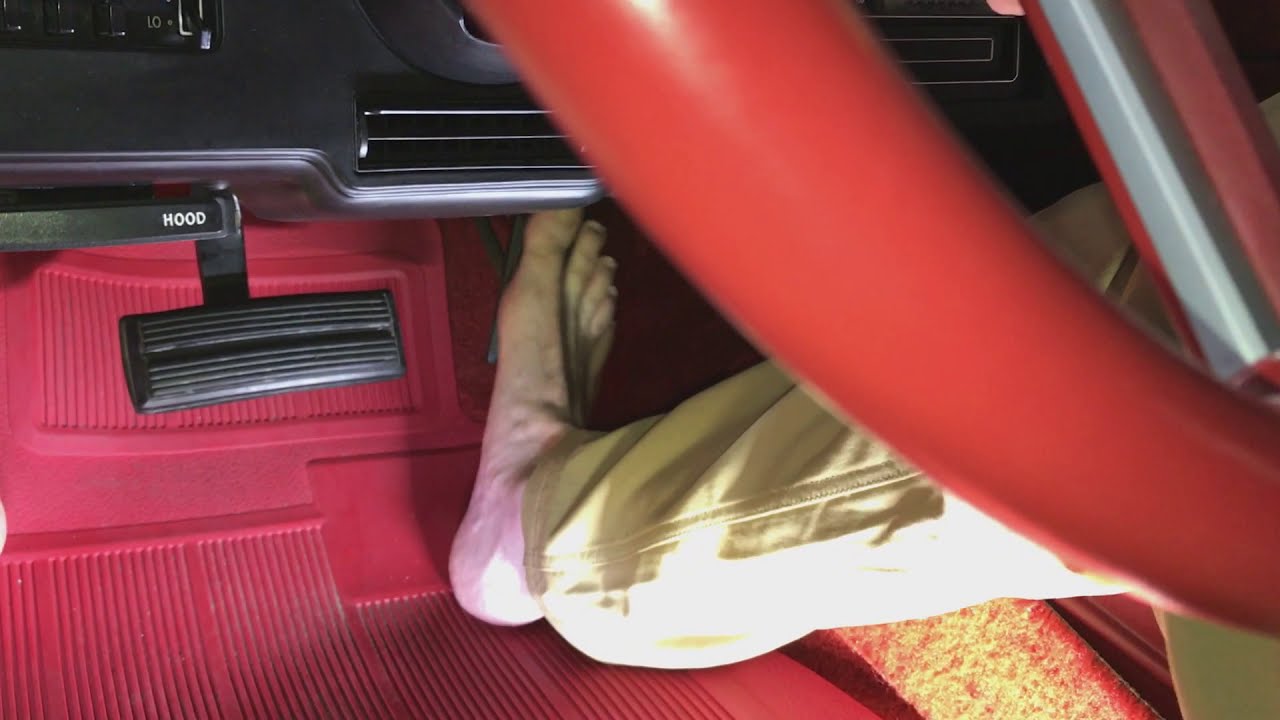 Chrysler gas pedal pumping (barefoot) YouTube