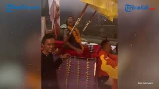 UNIK DAN HEBOH, Warga Selalu Sambut Penyanyi Bali Agung Ketut Rai Dengan Iring-iringan