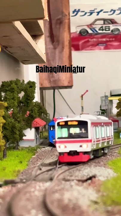 KRL ketemu BATARA KRESNA???! 😱 #viral #fyp #krlcommuterline #miniatur #mainankeretaapi #keretaapi