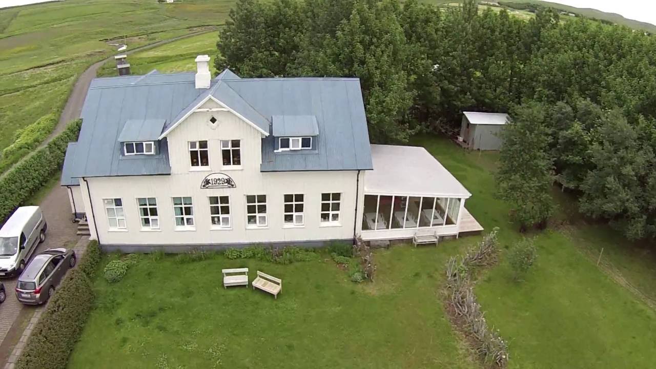 Húsið - www.guesthousehusid.com - YouTube