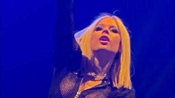 Avril Lavigne ~ All the Small Things (Blink-182 cover) ~ Afas Live, Amsterdam ~14-04-2023~