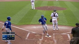 KC@MIN: Infante reaches on error, two runs score