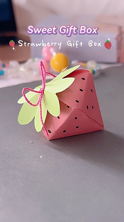 Emiliya Klark bilan erotik sahnalar