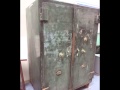 昔の耐火金庫Old fireproof safe