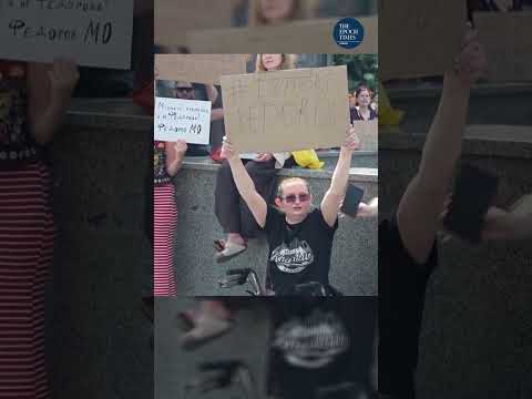 Video Centinaia di persone sono scese in piazza il 16 luglio 2026 nelle città di Kiev e Kharkiv per protes