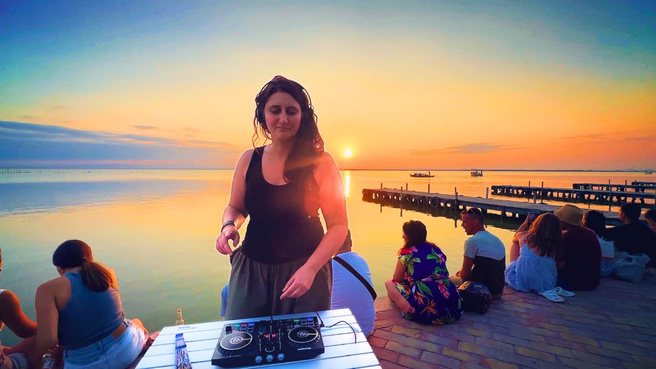 Mira Sunset Organic Melodic House mix | Chill and Dreamy Vibes en YouTube Mira Sunset Organic Melodic House mix | Chill and Dreamy Vibes en YouTube