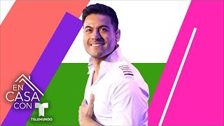 Carlos Rivera presume su bien formado cuerpo sin camisa | Más Picante que el Chile | Telemundo