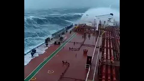 Come si saluta un marinaio?