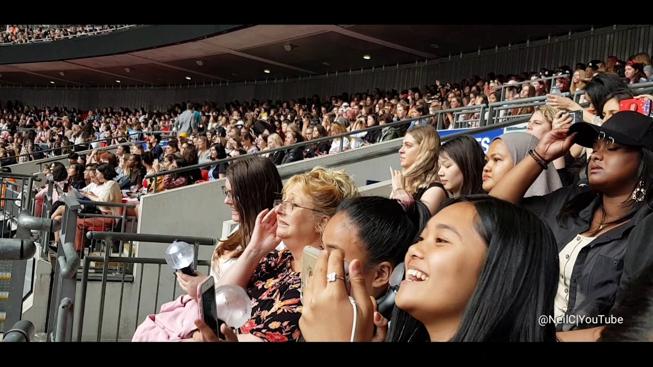 BTS Army Hyped up Before the Concert Openning #Speakyourself #Btsworldtour2019