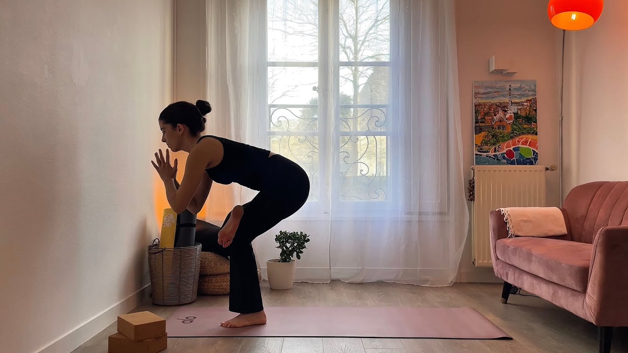 MOVE | Un mini flow vinyasa pour faire renforcer ton corps et booster ton énergie
