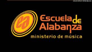 Video thumbnail of "Escuela De Alabanza - Reina De Los Cielos - MUSICA CATOLICA"