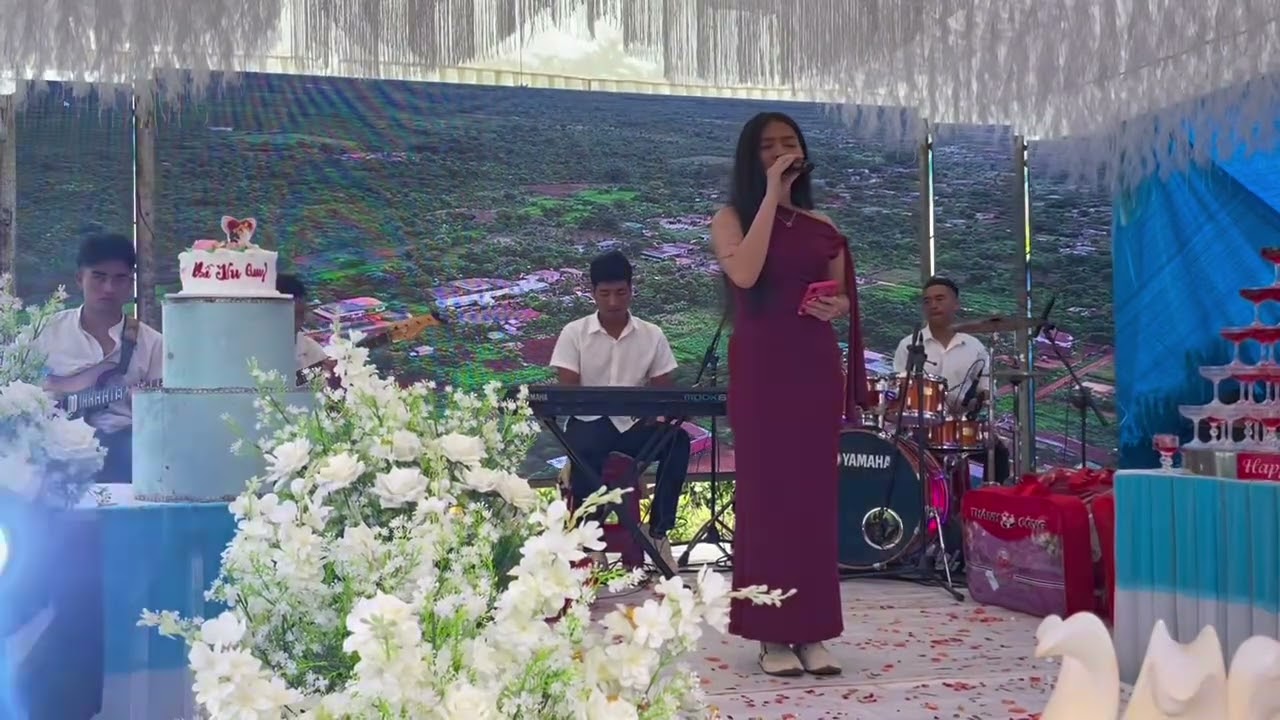 HLOH KƠ TÔM TƠ TRONG ( Tiếng viêt ) / H ÊM COVER = Band Phi An