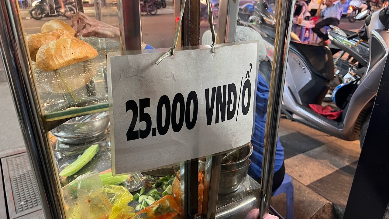 Banh Mi Nem Nuong for $1 usd in Saigon Quan 1 - Banh Mi 37 