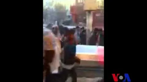 青海省共和县恰卜恰镇大批藏族学生上街示威 - 天天要闻