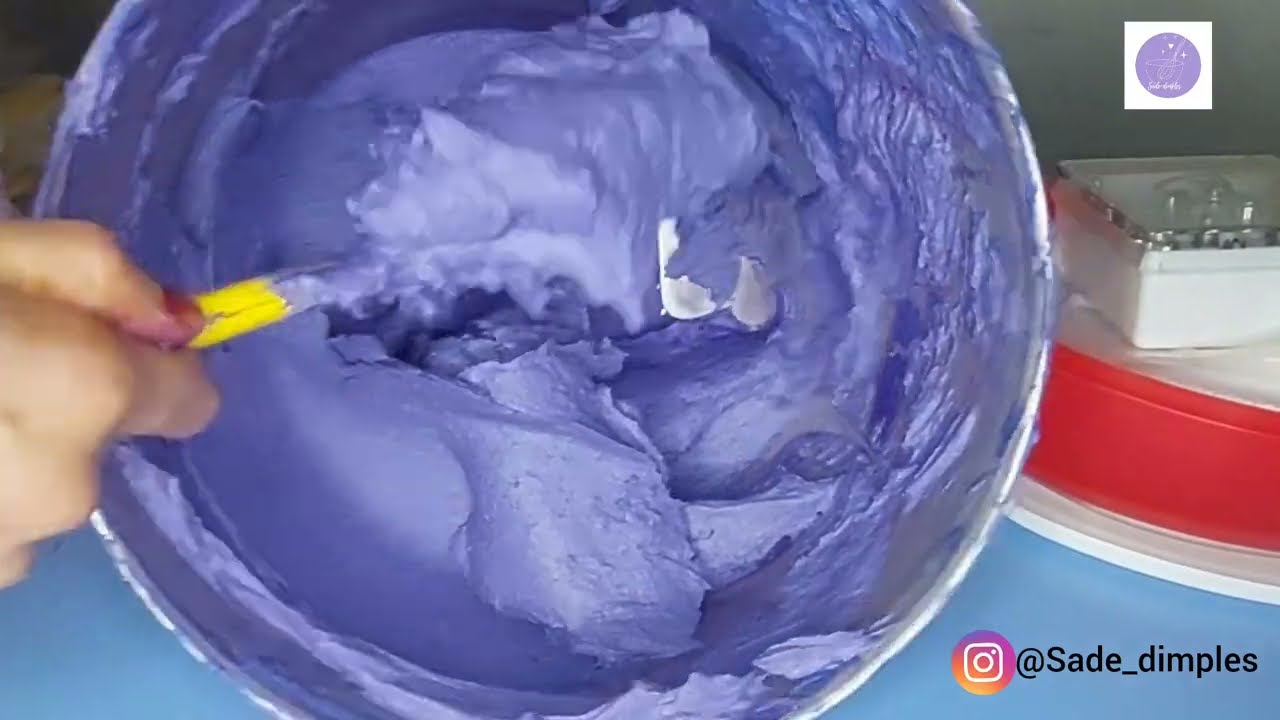 Jinsi ya kupata Rangi ya zambarau/purple kwenye buttercream 💜  #buttercream #cake #onlineclasses