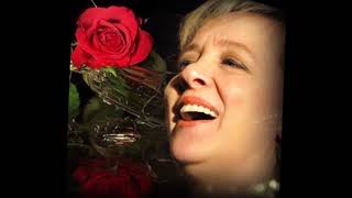 Esma Başbuğ - Pencerenin Perdesini Aç Bana Göster Yüzünü (Hi̇caz)R.g. Resimi