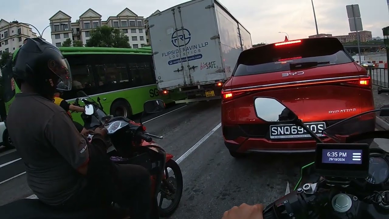 Rush Hour Ride Home From Changi | Kawasaki Ninja 400 | Ride POV