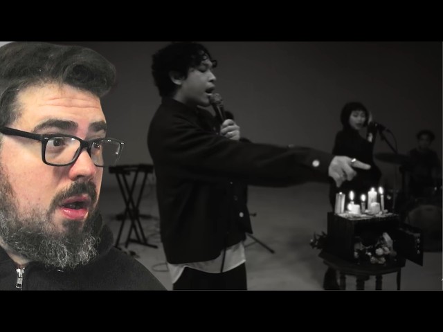 Music teacher reacts to Hindia - everything u are