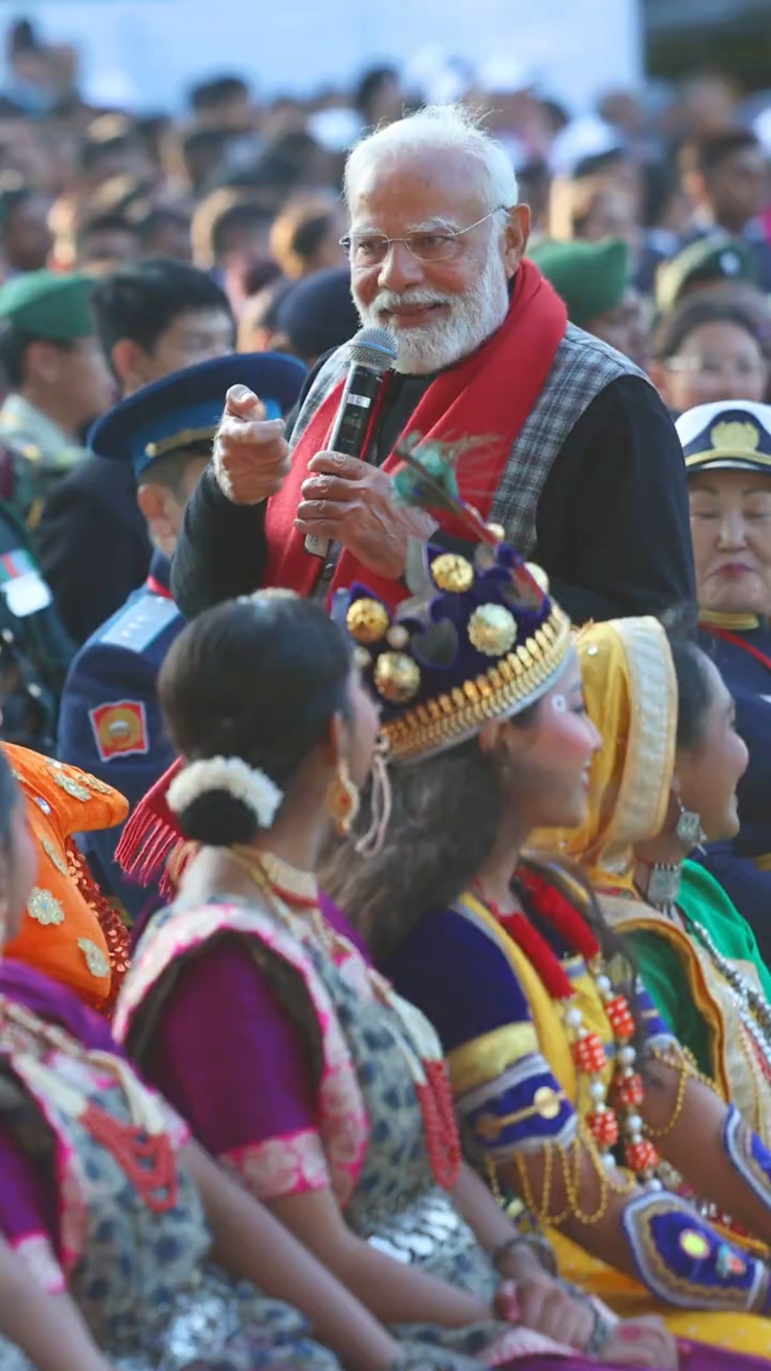 PM Modi meets NCC-NSS cadets in New Delhi | Republic Day | #shorts