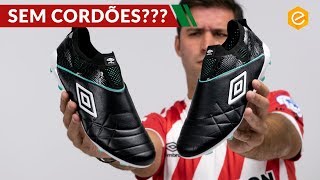 Chuteiras em pele sem cordões
